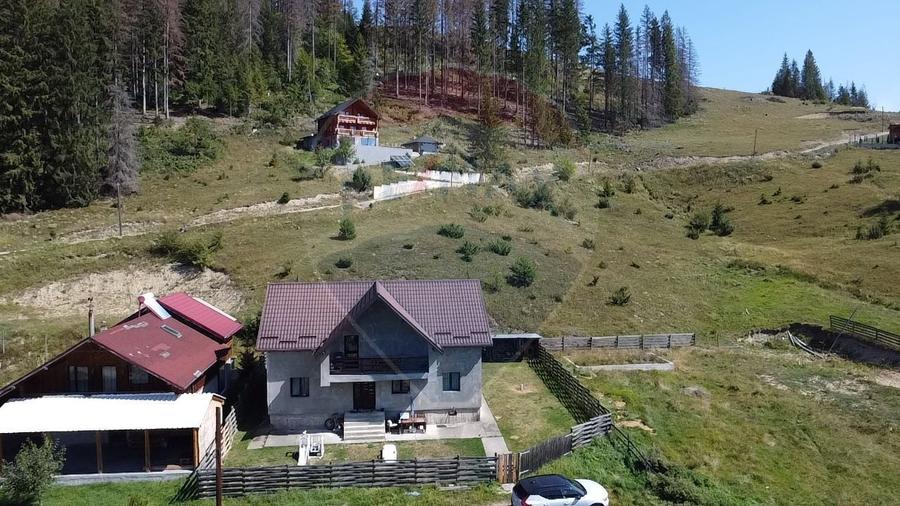 Casă individuală cu 4 camere cu Teren 423 Mp în Nord-Est
