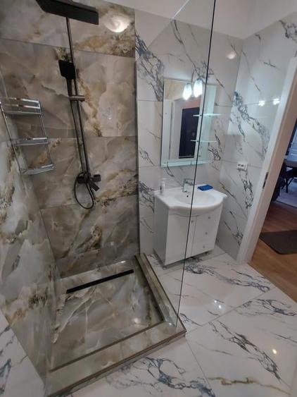 Apartament cu 3 camere semidecomandat, mobilat în Florești