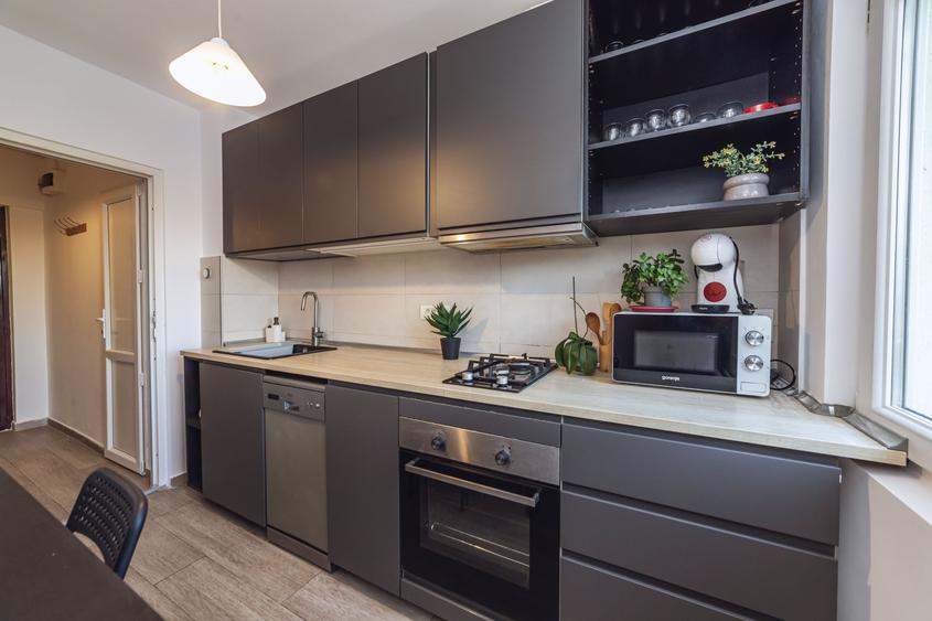 Apartament cu 2 camere semidecomandat, mobilat în Iancului