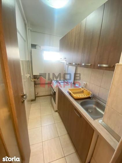 Garsonieră decomandată în Central