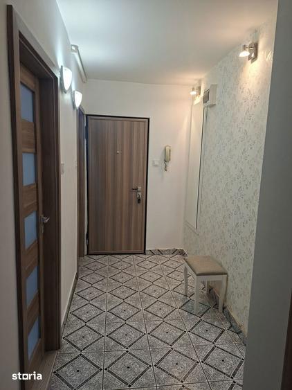 Apartament cu 3 camere decomandat în Exterior Vest