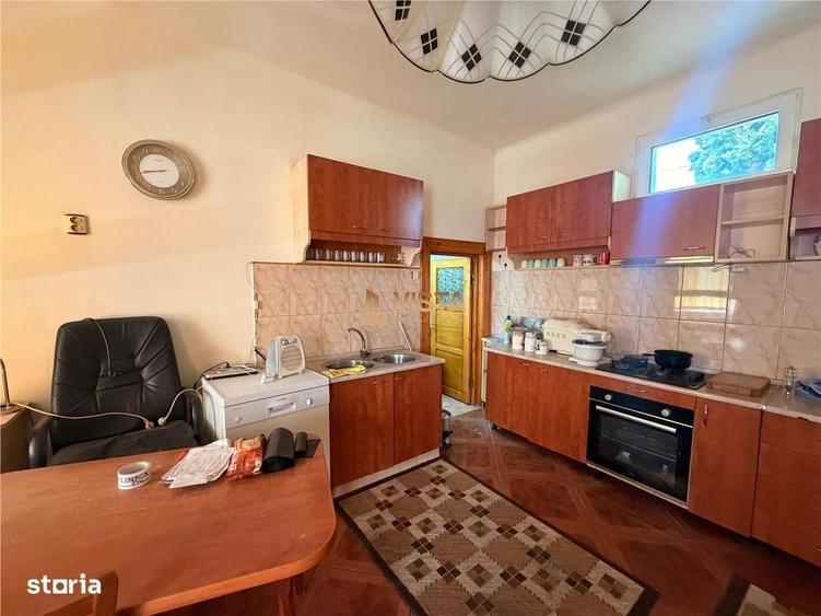 Casă cu 4 camere în Aurel Vlaicu