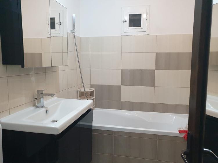 Apartament cu 3 camere decomandat în Nord