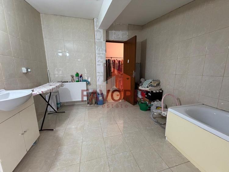 Duplex cu 5 camere cu Canalizare în Săcălaz