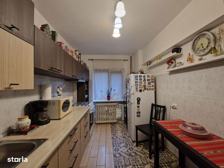 Apartament cu 2 camere decomandat în Calea București