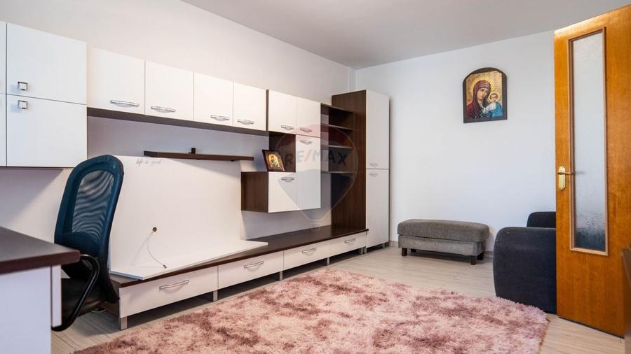 Apartament cu 2 camere decomandat, mobilat în Titan