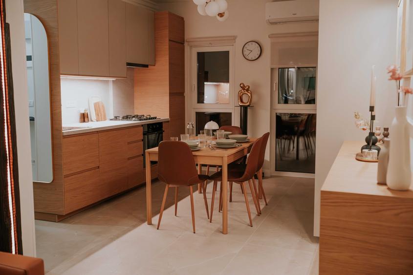 Apartament cu 3 camere semidecomandat în Micălaca