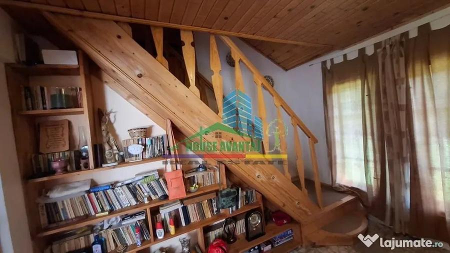 Casă cu 5 camere cu Teren 4070 Mp în Soveja