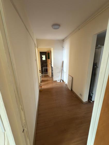 Apartament cu 4 camere decomandat în Berceni