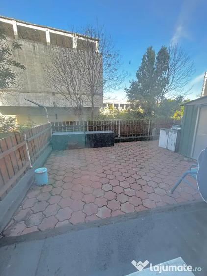 Apartament cu 3 camere decomandat în Obor