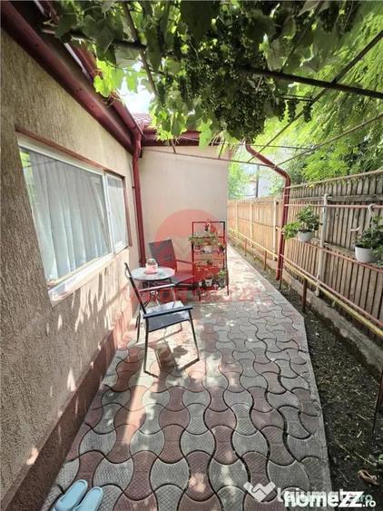 Casă cu 5 camere cu Teren 593 Mp în Central