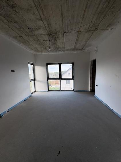 Duplex cu 5 camere cu Canalizare în Borhanci