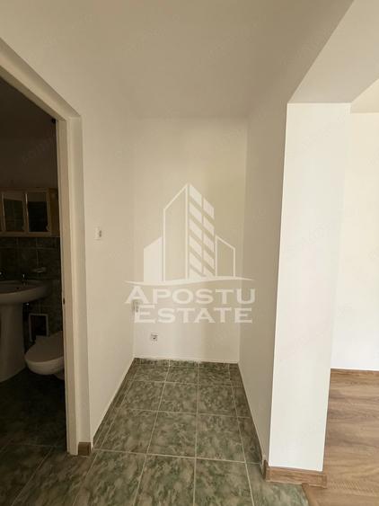 Apartament cu 3 camere semidecomandat în Take Ionescu
