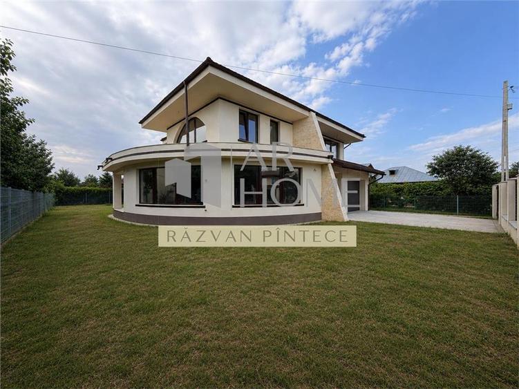 Casă individuală cu 4 camere cu Garaj în Cornu de Jos (Cornu)