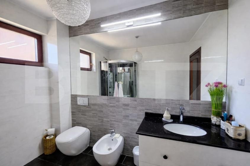 Casă individuală cu 5 camere cu Canalizare în Florești