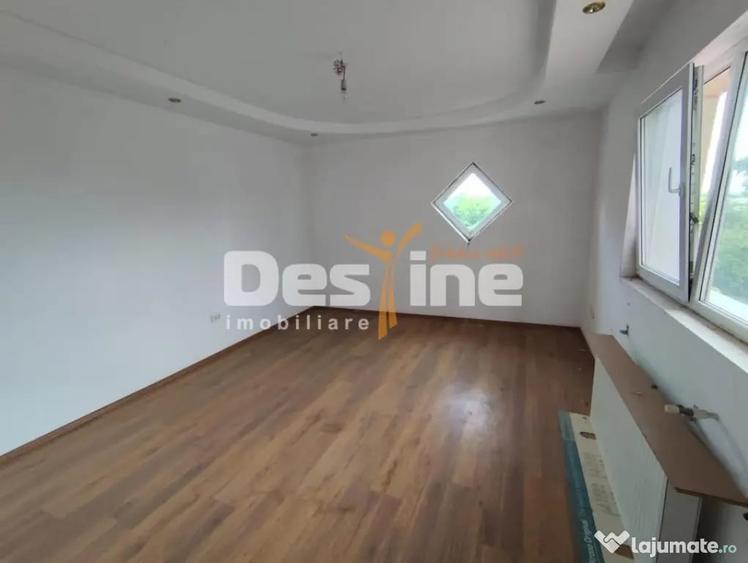 Casă cu 5 camere cu Teren 1508 Mp în Țânțăreni