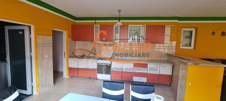 Casă individuală cu 6 camere semidecomandat cu Canalizare în Astra