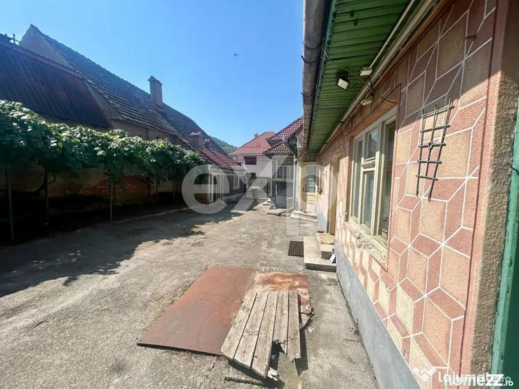 Casă cu 5 camere cu Teren 1141 Mp în Cuciulata
