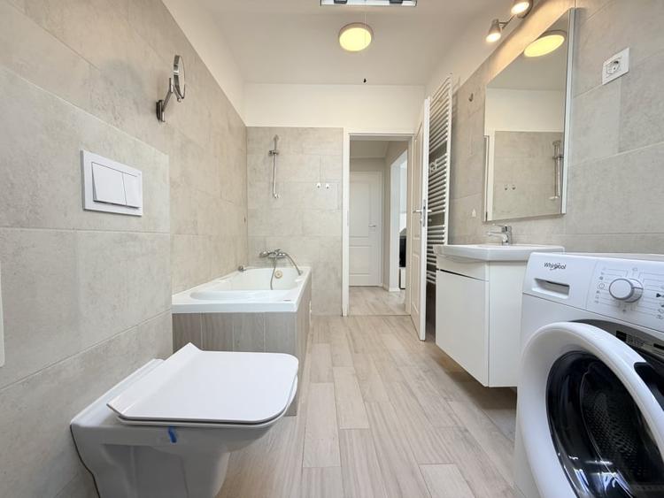 Apartament cu 3 camere decomandat, mobilat în Dumbrăvița