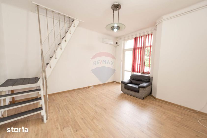 Apartament cu 3 camere în Vitan