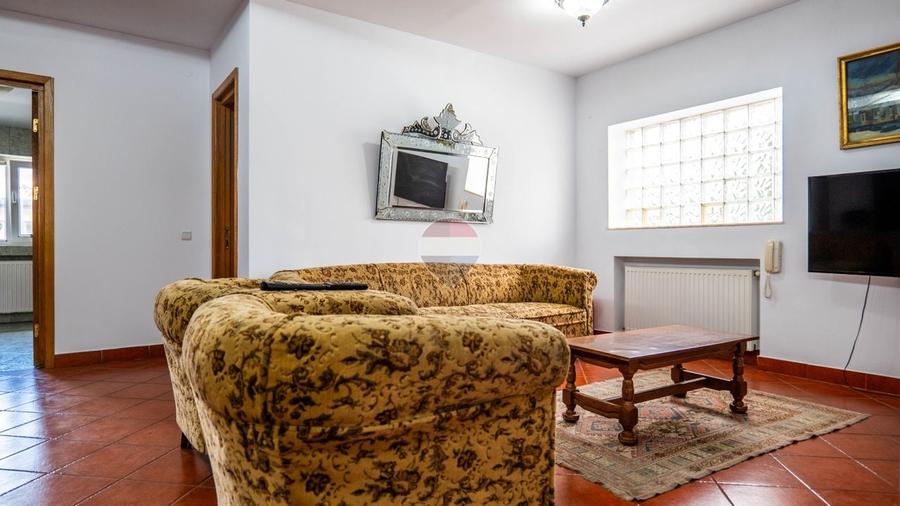 Casă individuală cu 3 camere cu Teren 350 Mp în Periferie
