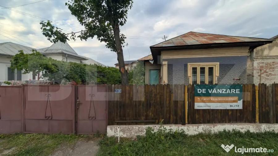 Casă cu 3 camere cu Teren 2540 Mp în Central