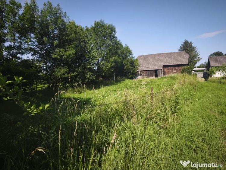 Casă cu 2 camere cu Teren 5567 Mp în Frătăuții Vechi