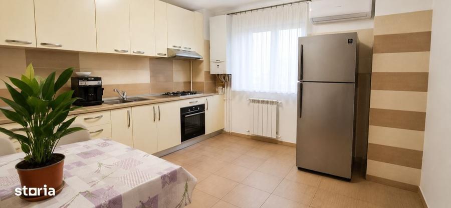 Apartament cu 4 camere decomandat în Central