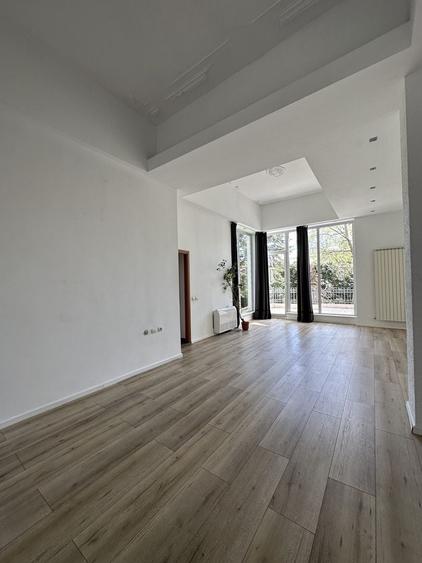 Casă individuală cu 26 camere cu Canalizare în Grădina Icoanei