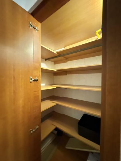Apartament cu 3 camere decomandat, mobilat în Berceni