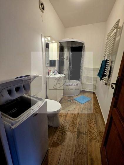 Apartament cu 4 camere nedecomandat, mobilat în Central