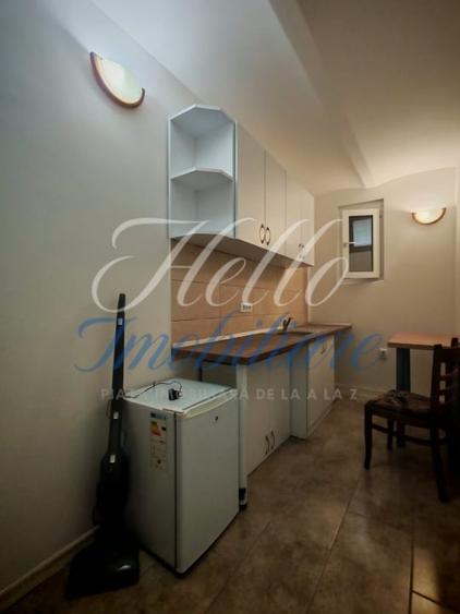 Garsonieră decomandată în Central