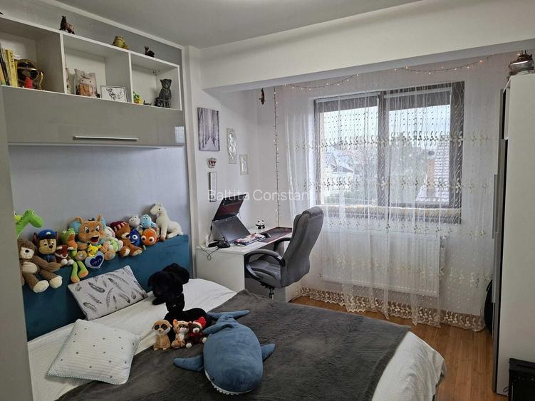 Apartament cu 3 camere decomandat în Cug