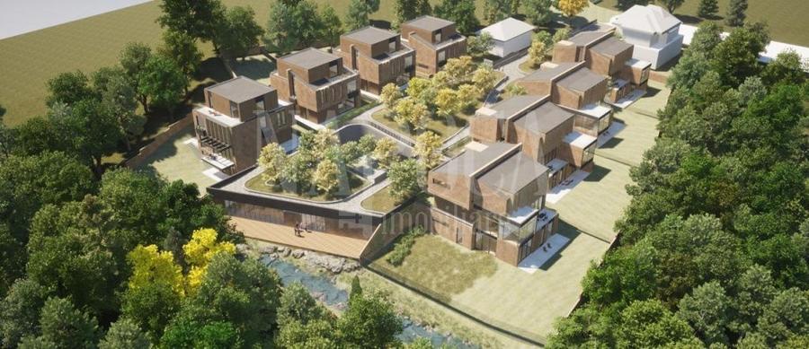 Teren Construcții intravilan de 9444 mp, în Central