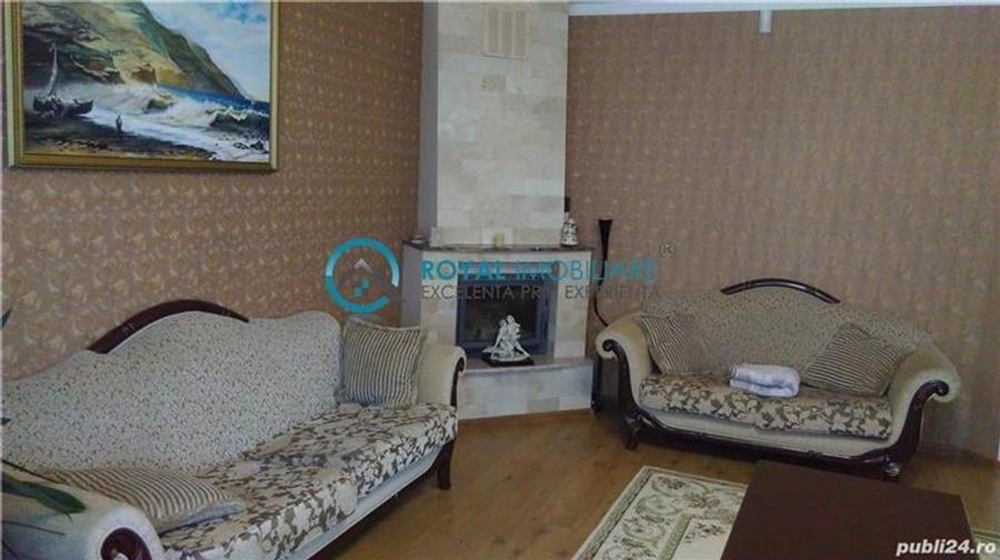 Casă cu 8 camere cu Garaj în Strejnicu