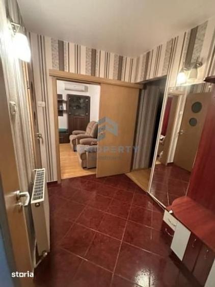 Apartament cu 4 camere decomandat în Titan