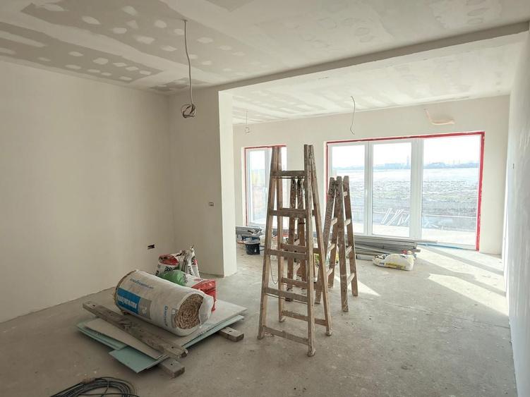Apartament cu 4 camere decomandat în Torontalului