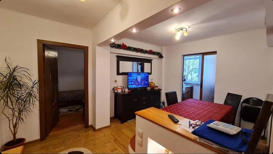 Apartament cu 3 camere decomandat în Ostroveni