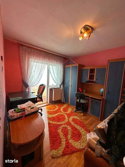 De vanzare apartament 3 camere ?i 2 balcoane, zona centrala Roman Voda - 2