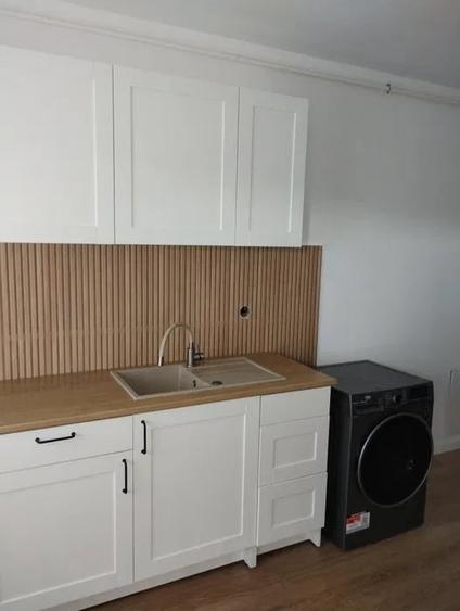 Apartament cu 2 camere semidecomandat, mobilat în Florești