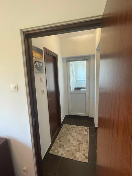 Apartament cu 3 camere decomandat, mobilat în Berceni