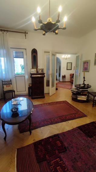 Apartament cu 3 camere semidecomandat în Rosetti