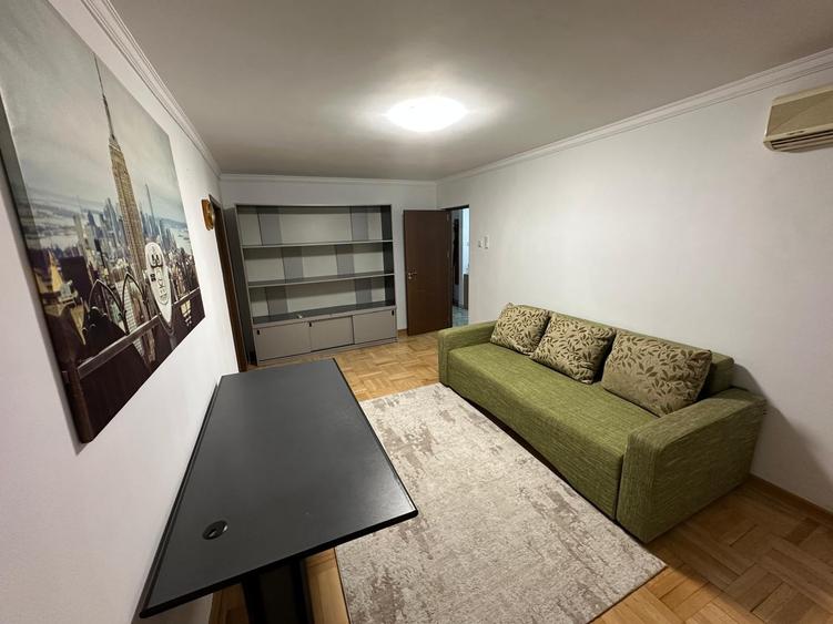 Apartament cu 3 camere decomandat, mobilat în Dristor