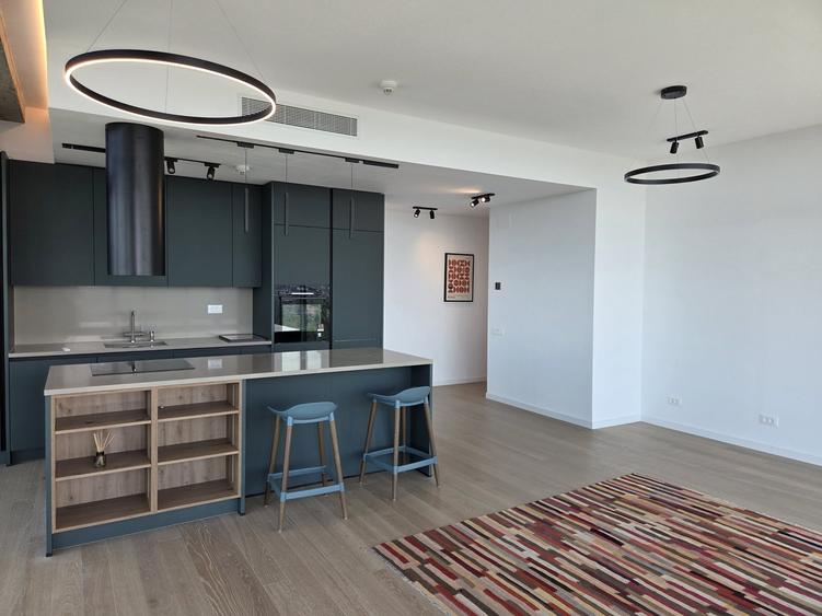 Apartament cu 3 camere decomandat în Floreasca