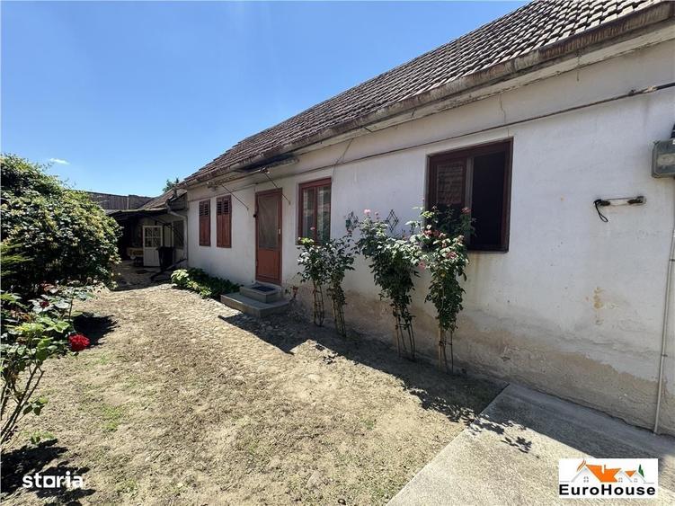 Casă cu 4 camere cu Teren 569 Mp în Central
