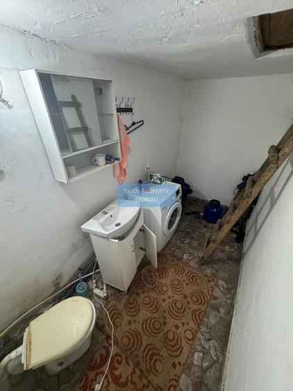 Casă individuală cu 5 camere cu Canalizare în Semicentral