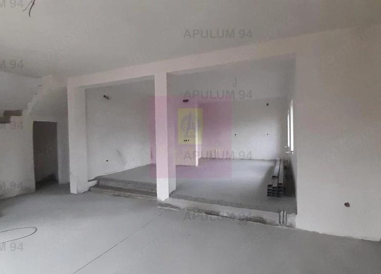 Casă cu Teren 433 Mp în 1 Decembrie