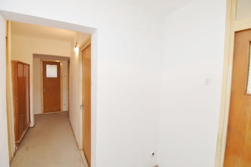 Apartament cu 3 camere decomandat în Theodor Pallady