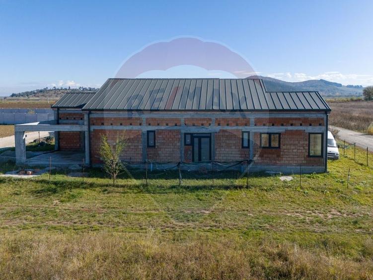 Duplex cu 6 camere cu Teren 500 Mp în Bod