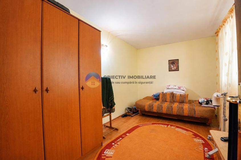 Casă cu 4 camere cu Teren 1800 Mp în Central